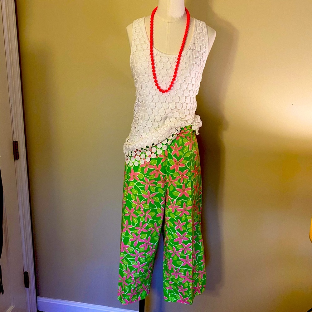 Wide Leg Cropped Floral Print Capris w Side Zip